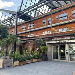  Hostel Hi Yves Robert Francja