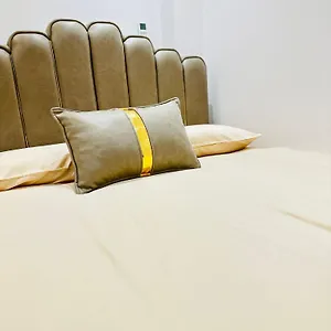 Hotel 64, Londyn
